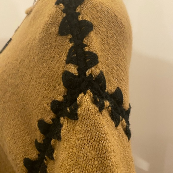 EUC By Design Boutique Sweater - Picture 4 of 5